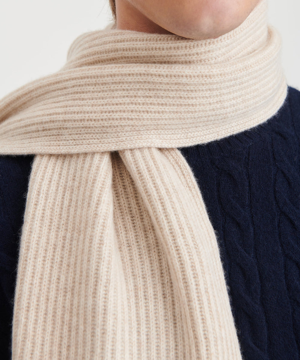 The Essential Ribbed Cashmere Scarf – NAADAM