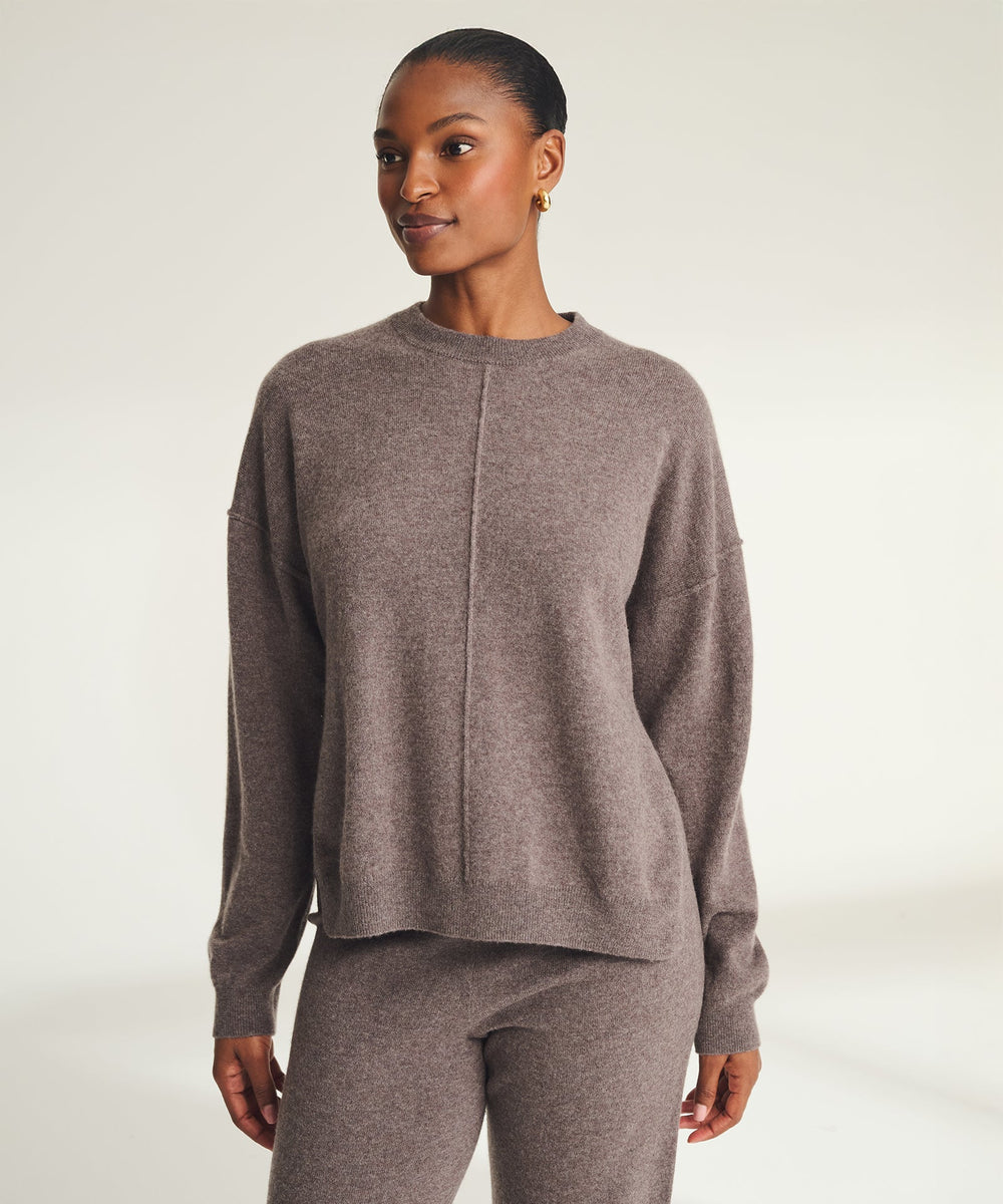 【新品未使用タグ付】Cashmere Seamless Knit Signature Cashmere Crewneck Sweater with Pintucks – NAADAM