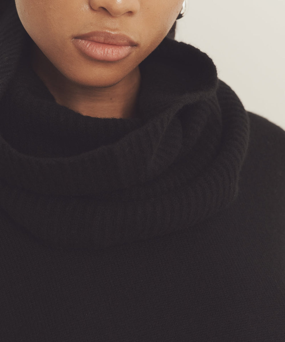 Ultra_luxe_cashmere_snood_blac