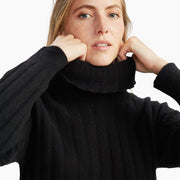 Cashmere Relaxed Ribbed Turtleneck in Black