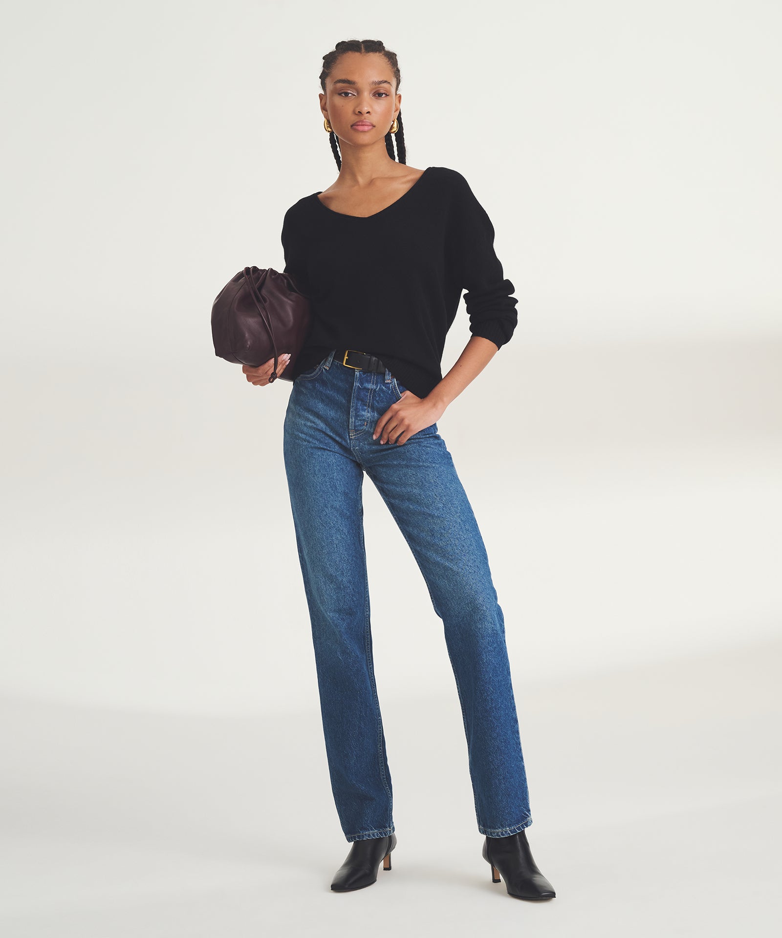 Lightweight Cashmere V-Neck Sweater – NAADAM