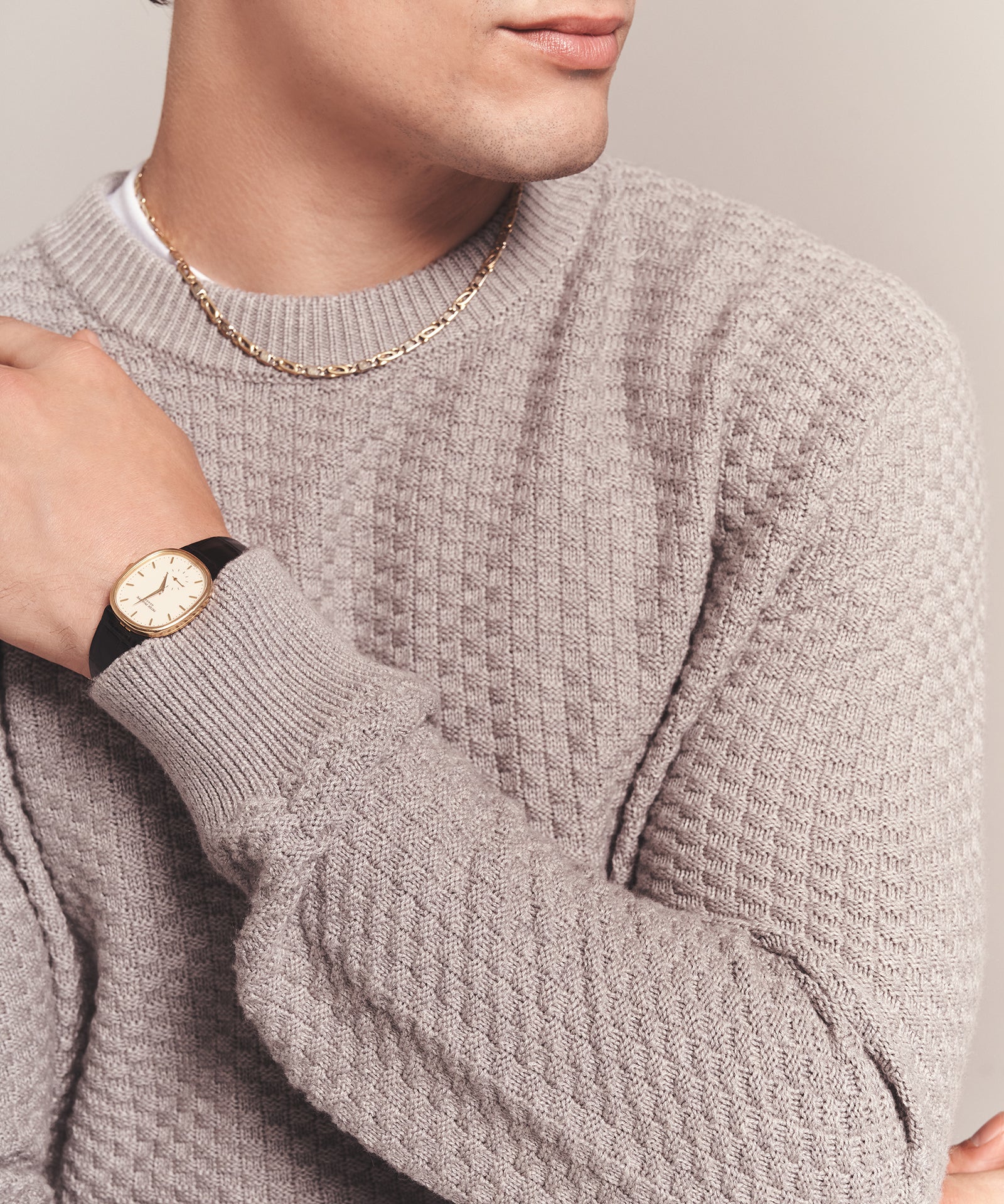 marka CREWNECK COTTON×SILK NEP YARN Wallaby Men's Nep Yarn Cable Knit Crewneck Sweater, Grey - BM24417