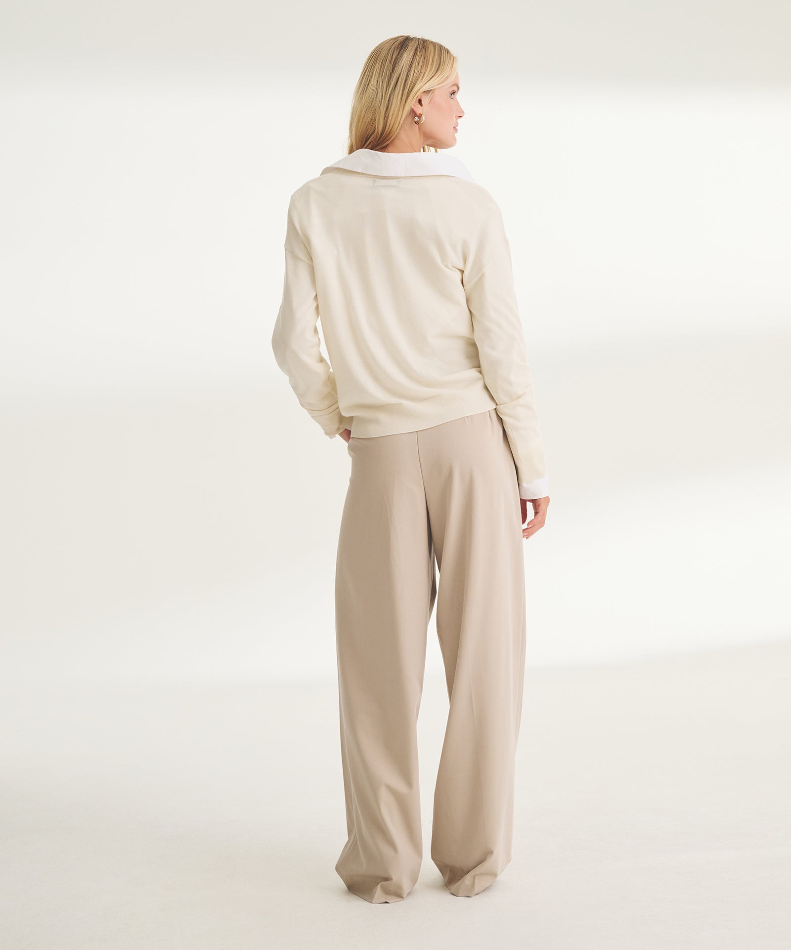 Super Fine Cashmere V-Neck – NAADAM