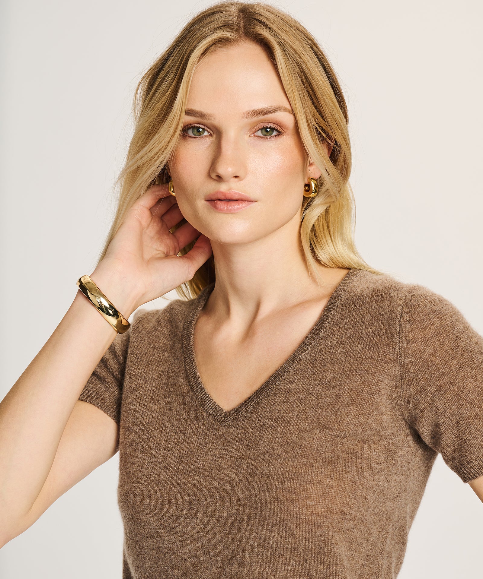 Lightweight Cashmere Short Sleeve V-Neck Sweater – NAADAM