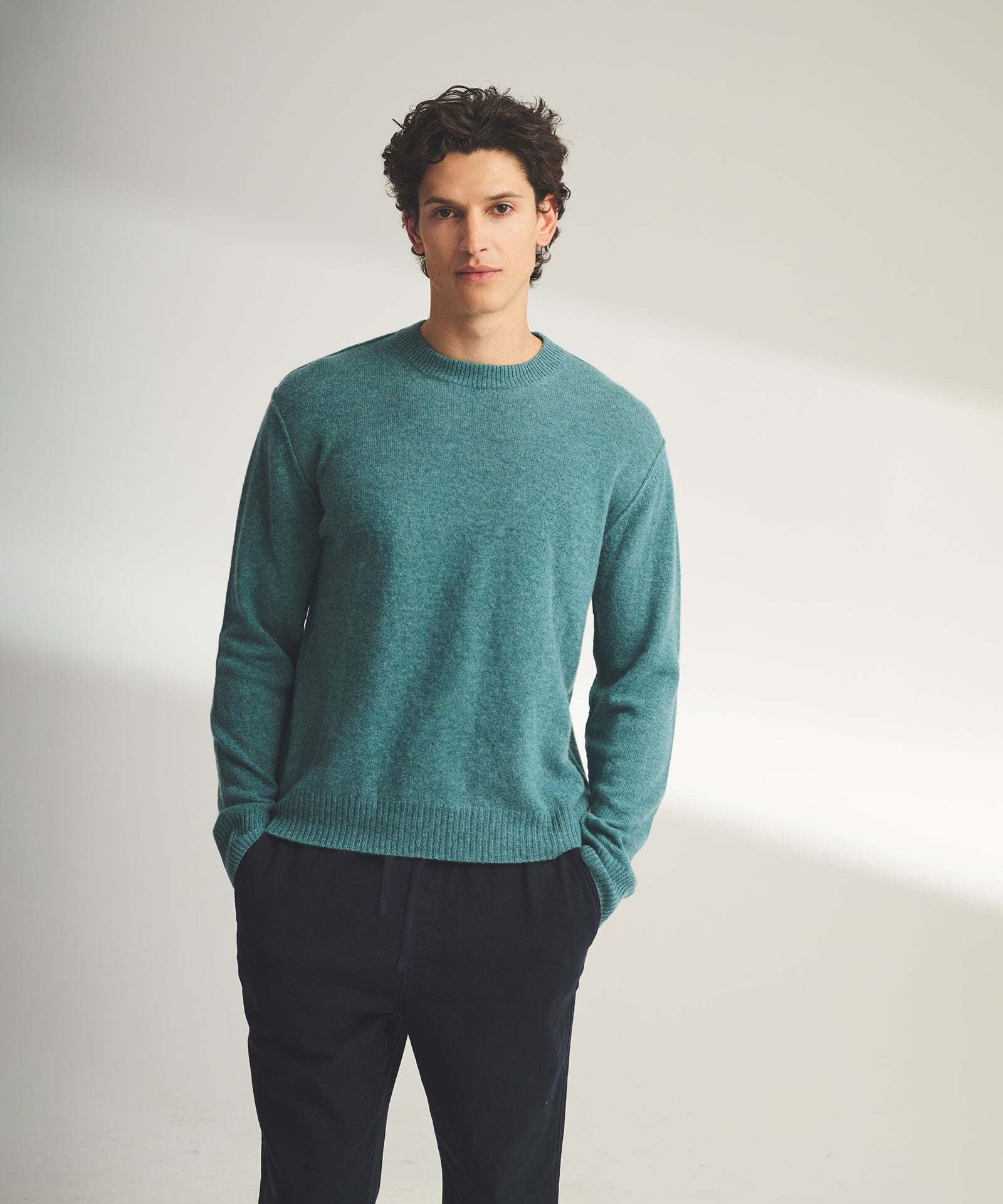 トップス OVY x GHbM REVERSIBLE CASHMERE Lightweight Reversible Cashmere V-Neck Sweater – NAADAM