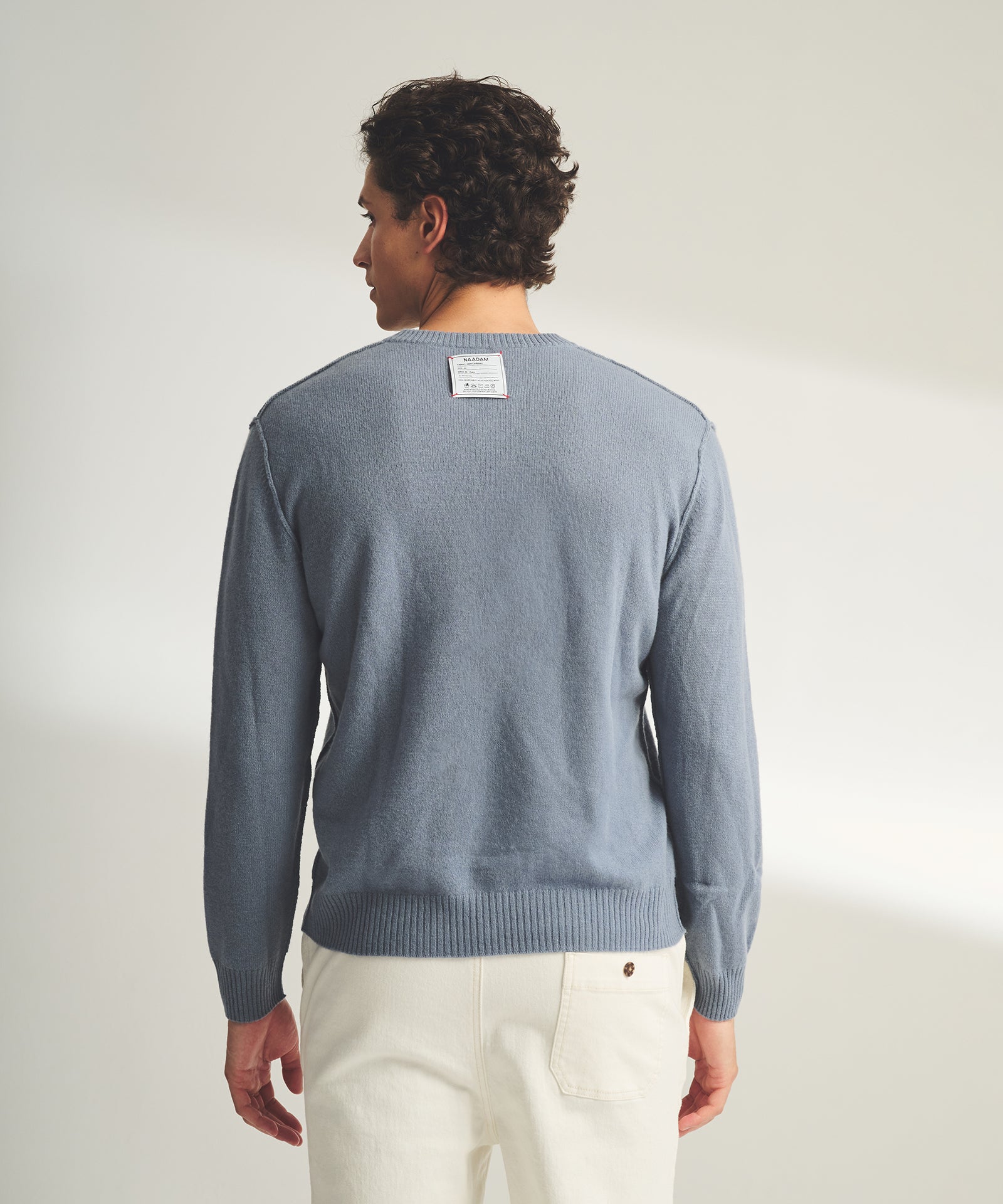 Lightweight Reversible Cashmere V-Neck Sweater – NAADAM