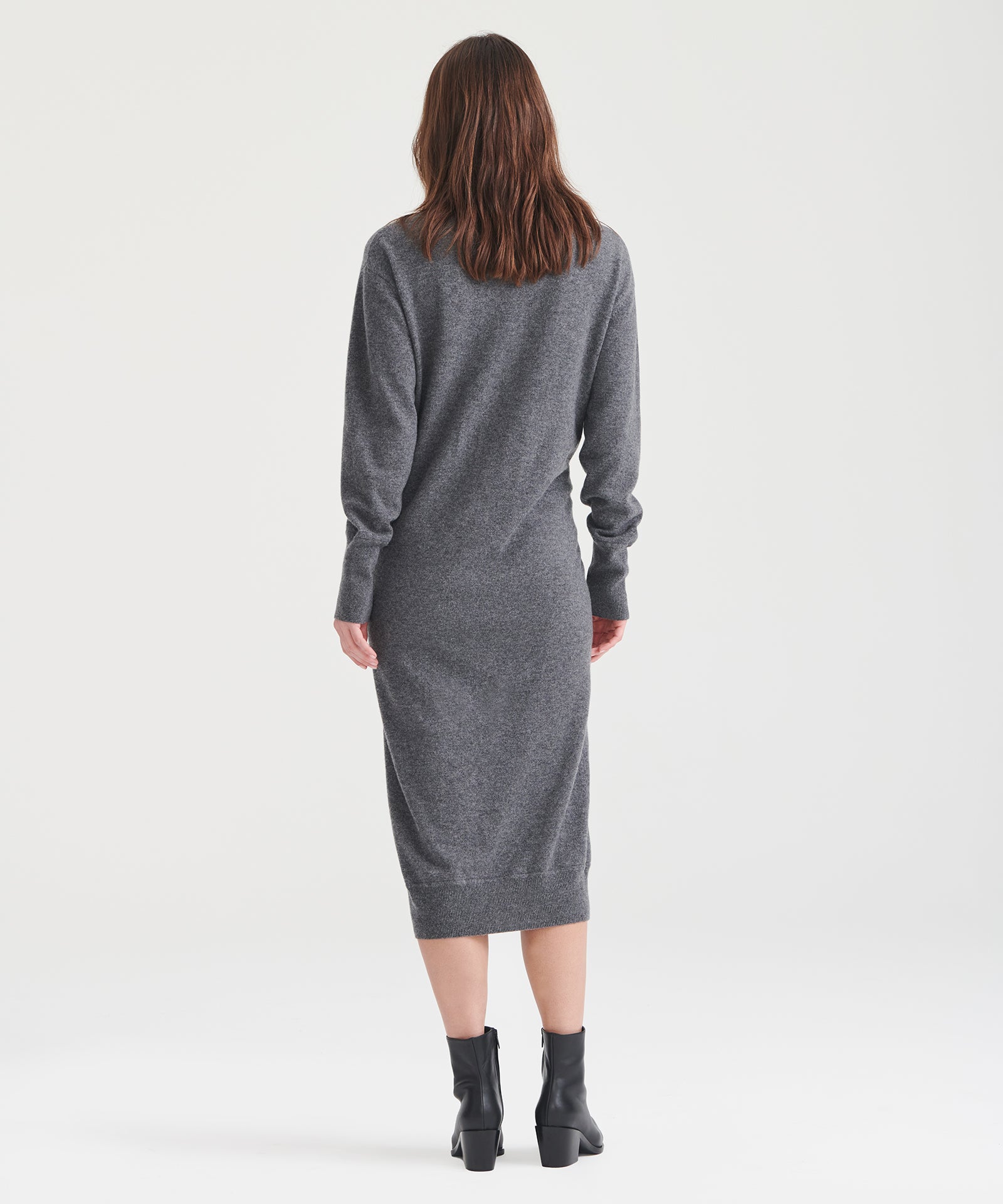Signature Cashmere V-Neck Dress Black / XS