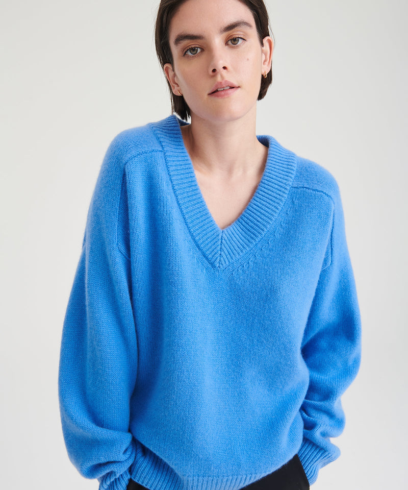 Naadam Super Luxe Cashmere V Neck Sweater in Black L