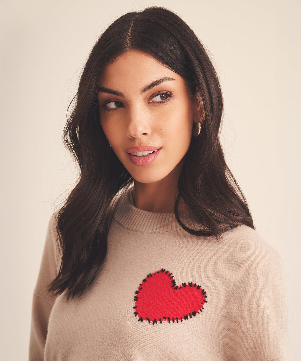 Signature Cashmere Embroidered Heart Sweater – NAADAM