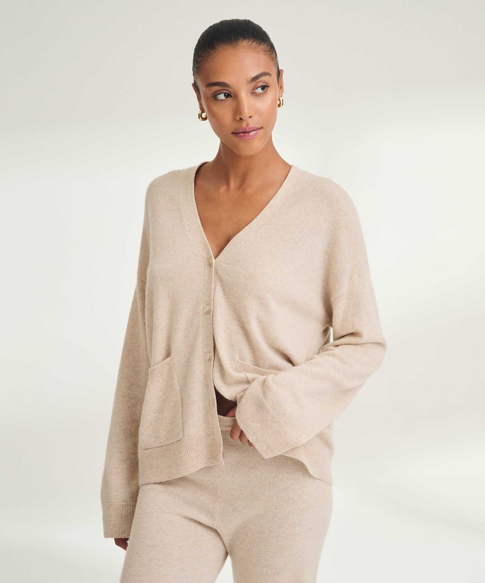 Signature Cashmere Boxy Cardigan – NAADAM