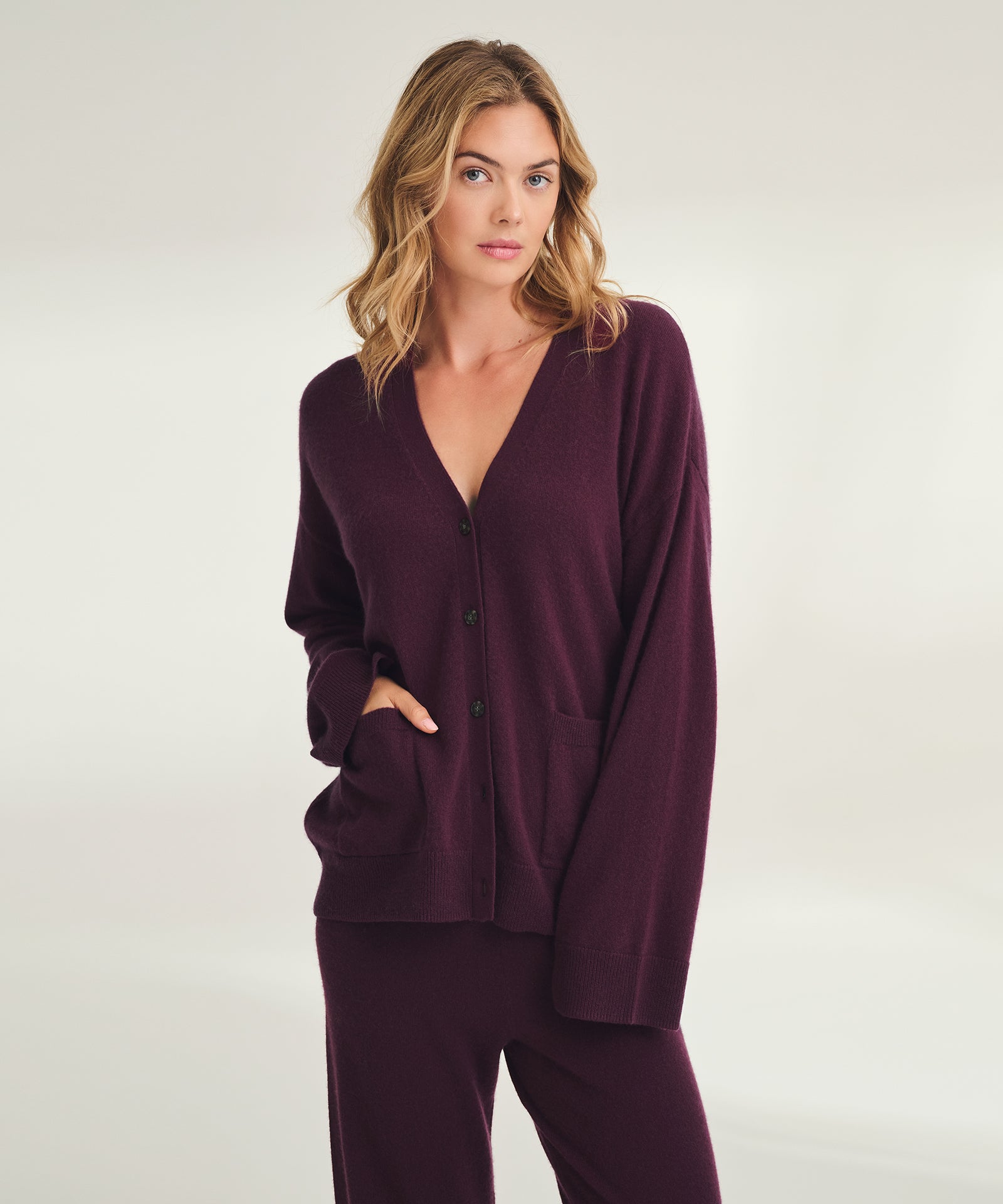 Signature Cashmere Boxy Cardigan – NAADAM