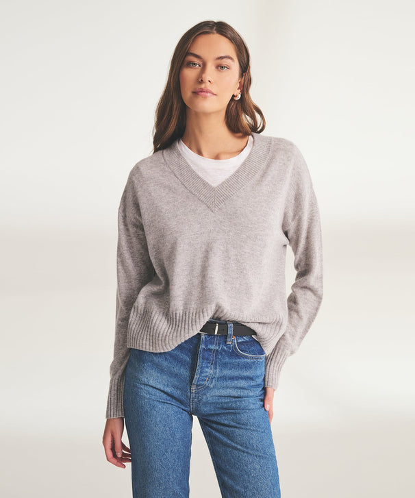 Signature Cashmere Classic V-Neck Sweater