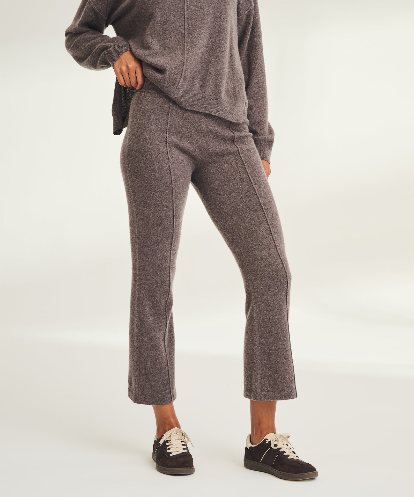 Signature Cashmere Cropped Pant with Pintucks – NAADAM