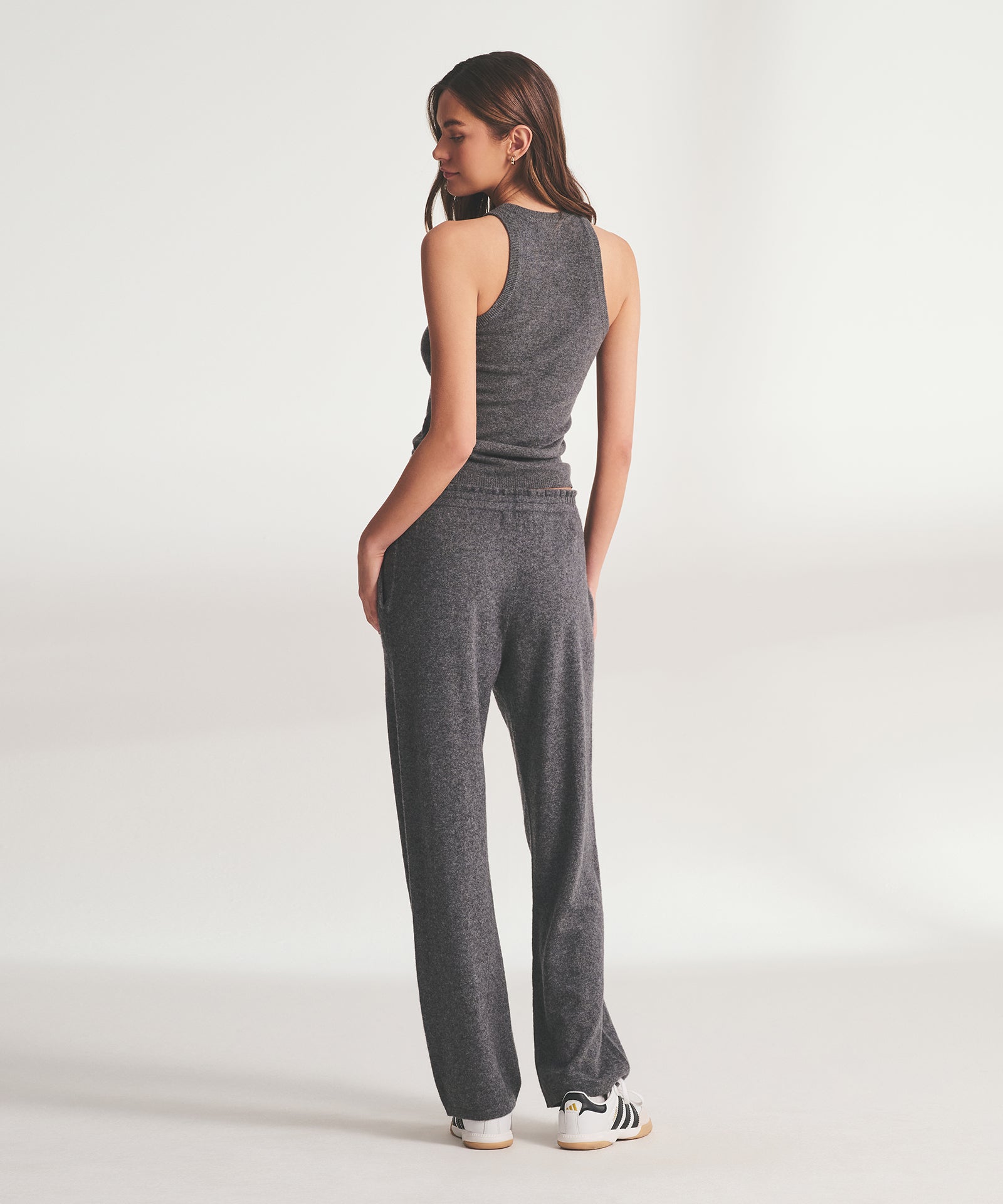 Signature-Cashmere-Paperbag-