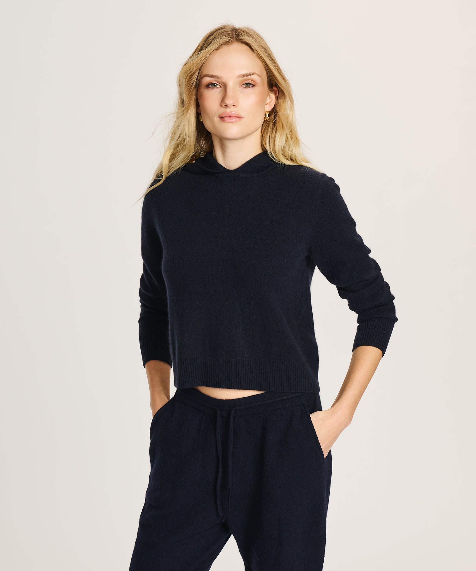 Signature Cashmere Cropped Hoodie – NAADAM