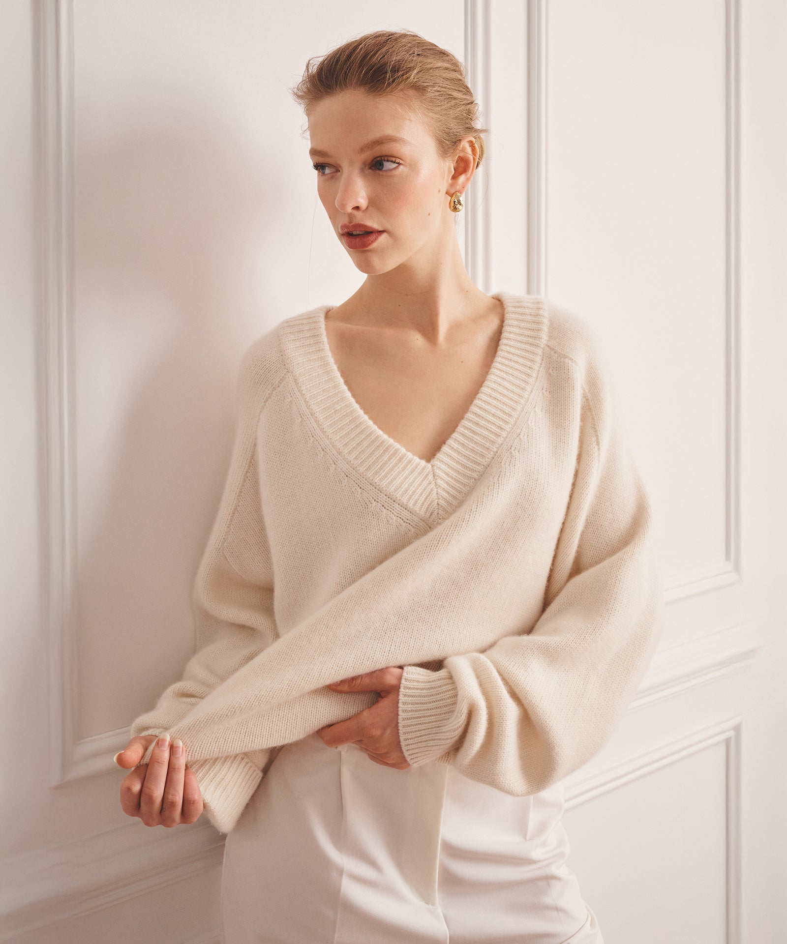 Super Luxe Cashmere V-Neck Sweater – NAADAM