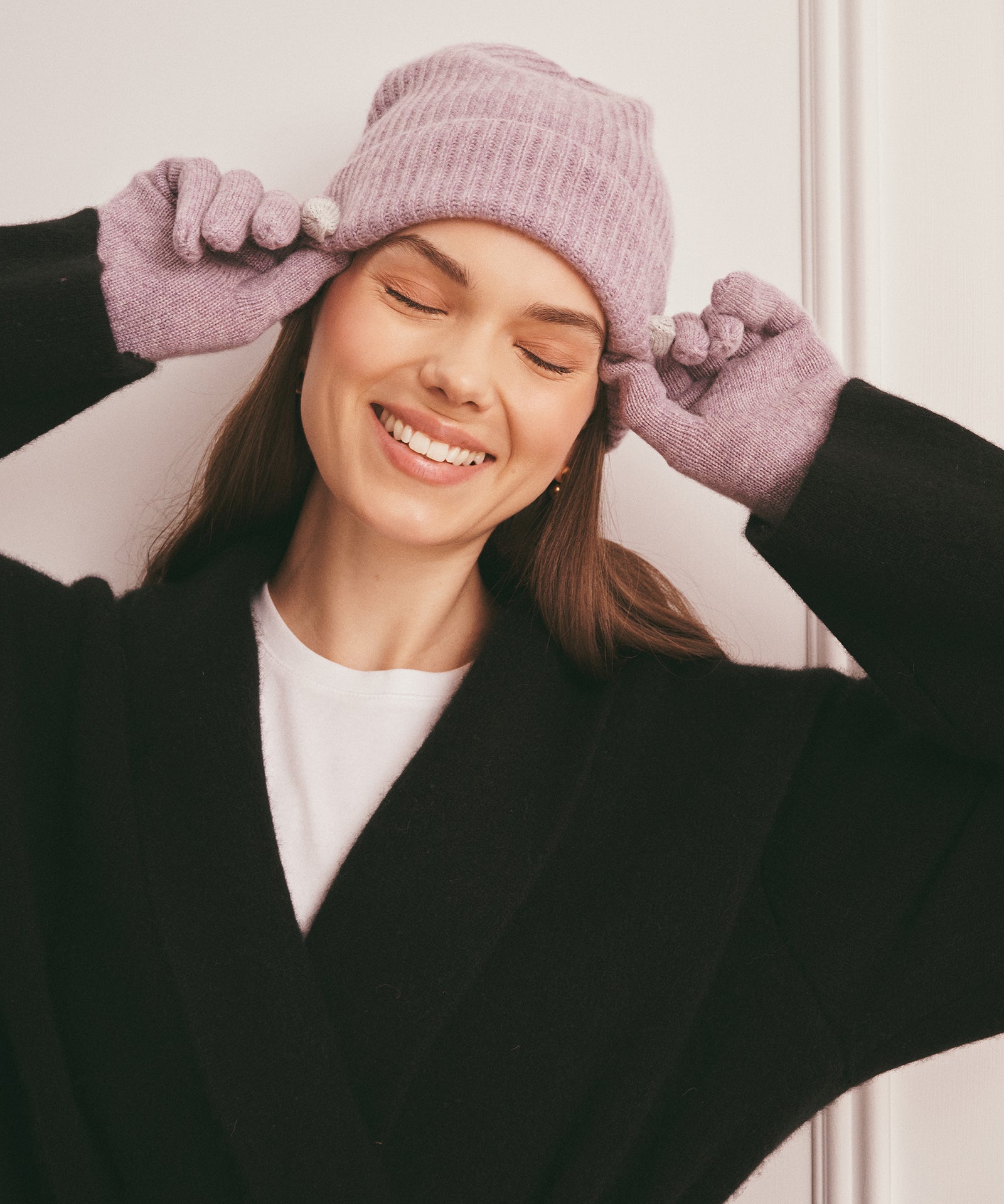 Signature Cashmere Ribbed Beanie – NAADAM