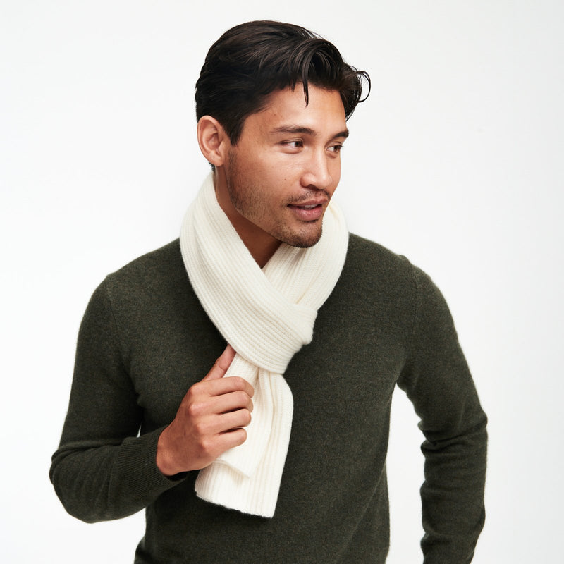 Signature Cashmere Ribbed Scarf – NAADAM